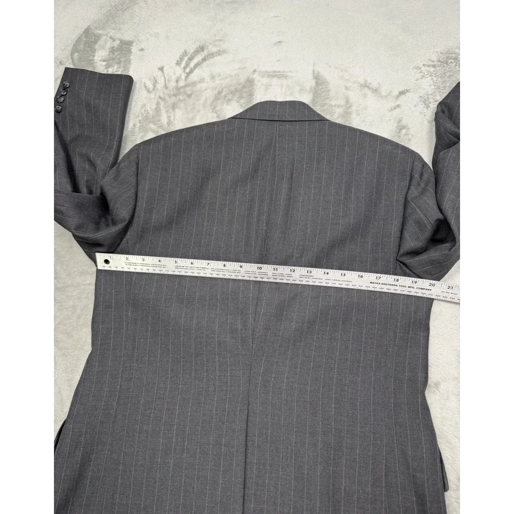 Vintage Gray Pinstripe Sport Coat Blazer Mens 40R 100% Wool Jacket USA 90s Y2K